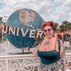 Meet your Posher, Cynthia